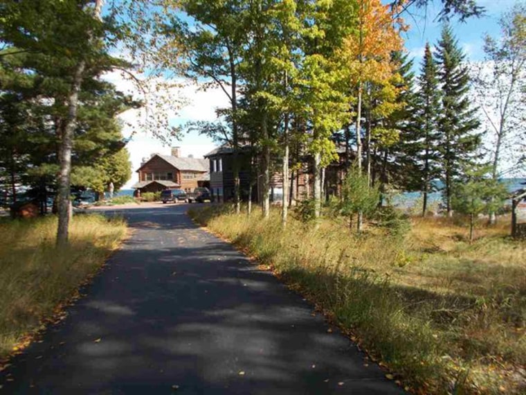 Grand Lake Superior home hits the market