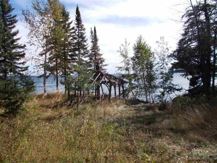 Grand Lake Superior home hits the market