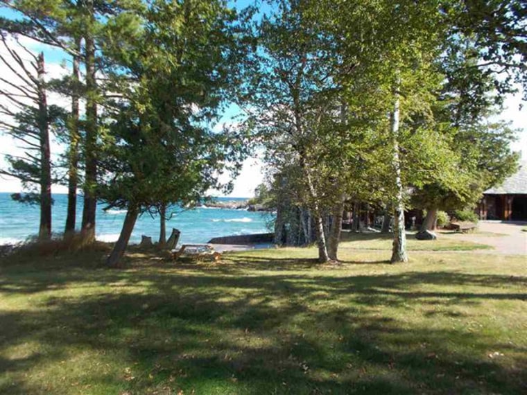 Grand Lake Superior home hits the market