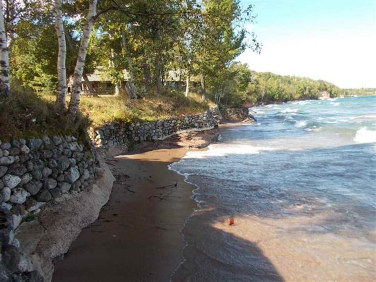 Grand Lake Superior home hits the market