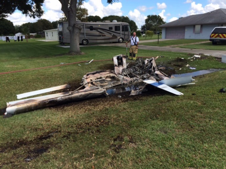 Image: The scene at a deadly plane crash in Okeechobee, Florida.