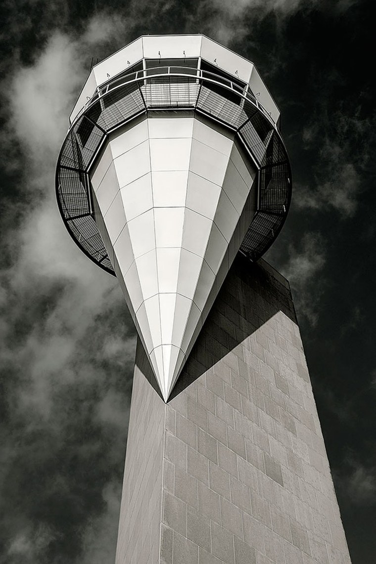 Image: Fort Worth Alliance Airport tower in Texas