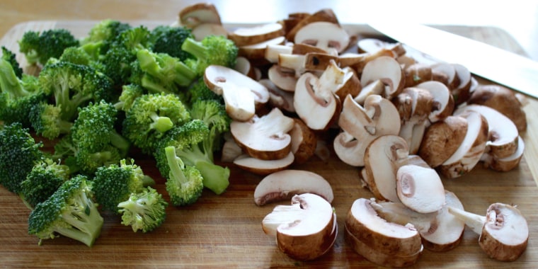Mushrooms and Broccoli for Easy Thai Tofu With Coconut Red Curry