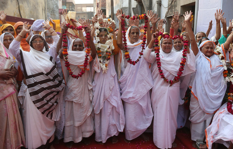 Image: Indian widows celebrate Diwali festival in Vrindavan
