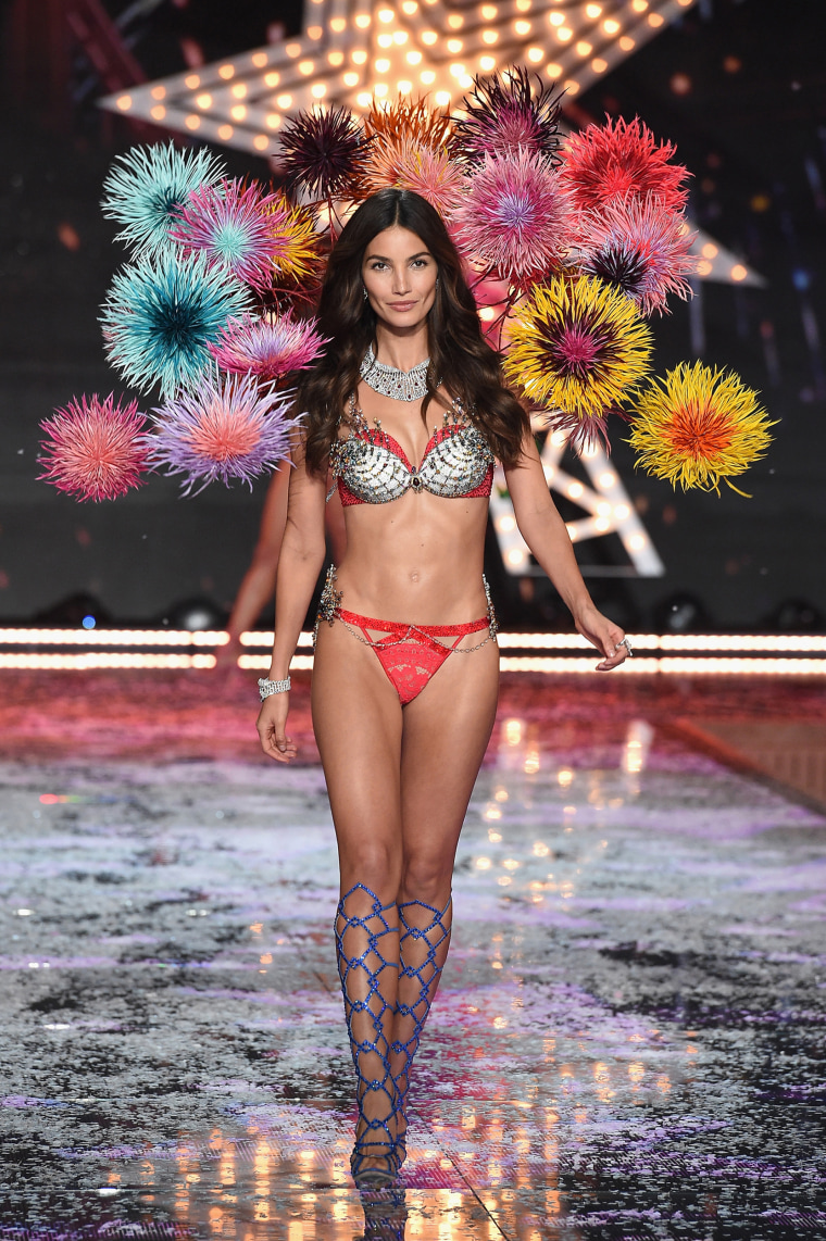 2015 Victoria's Secret Fashion Show - Show