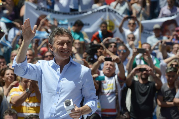 Image: ARGENTINA-RUN-OFF-CAMPAIGN-MACRI