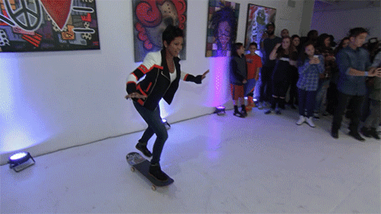 Justin Bieber skates with Tamron on TODAY
