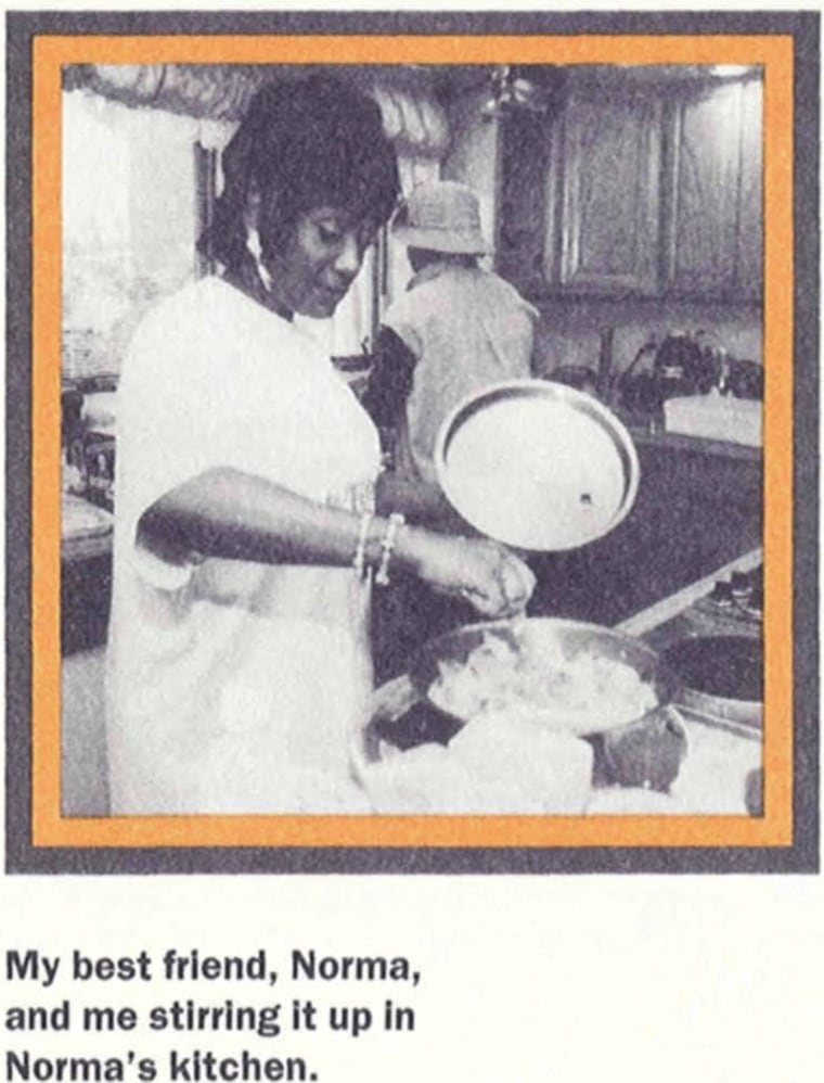 Patti LaBelle making sweet potato pie in 1999