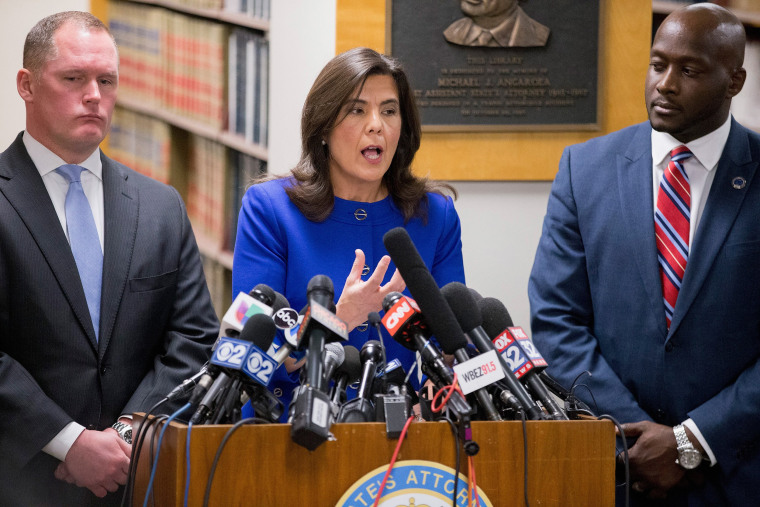 Image: Cook County State's Attorney Anita Alvarez speaks to the media