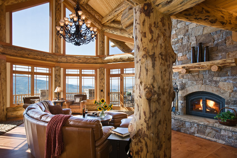 Colorado ski lodge home hits the market.