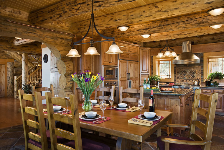 Colorado ski lodge home hits the market.