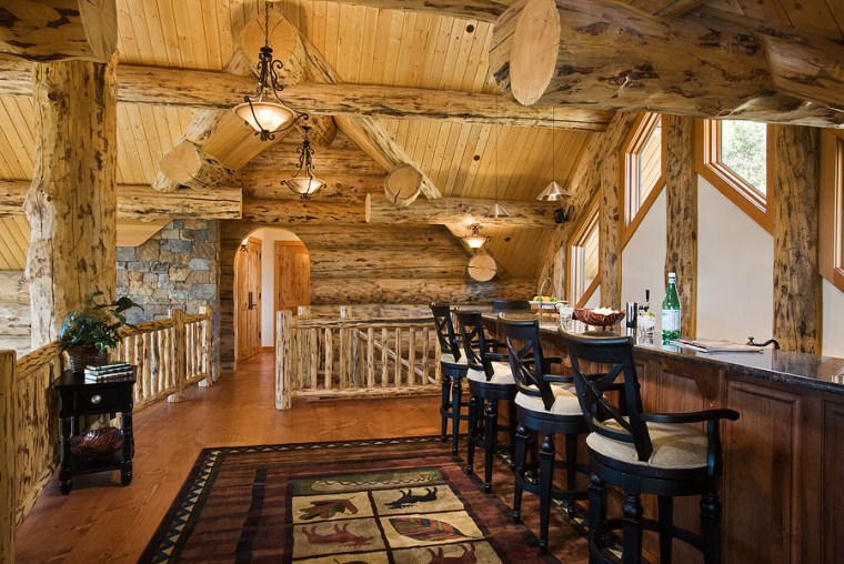 Colorado ski lodge home hits the market.