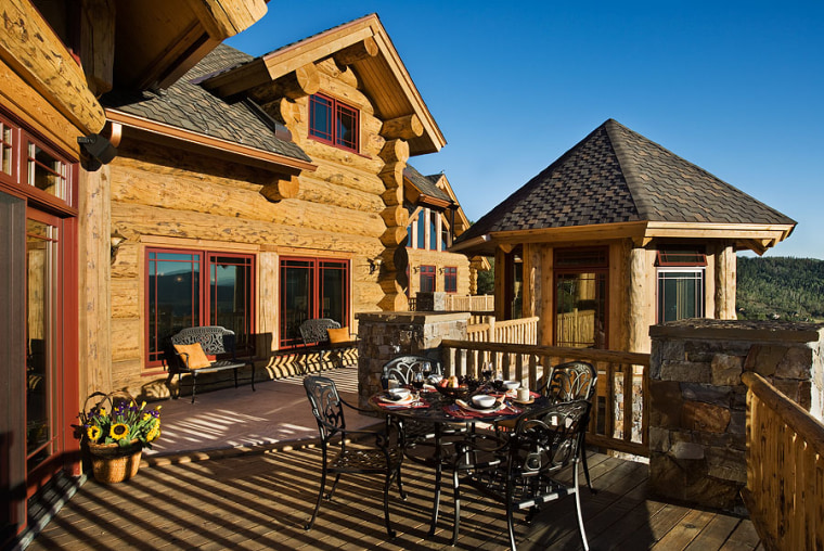 Colorado ski lodge home hits the market.