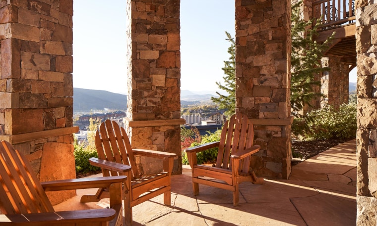 Colorado ski lodge home hits the market.