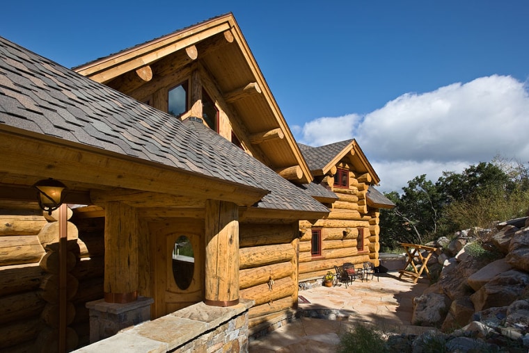 Colorado ski lodge home hits the market.