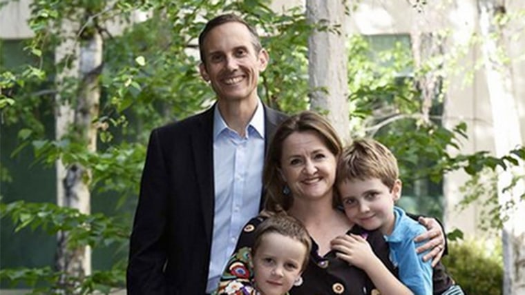 And the award for most adorable christmas card photo goes to... #auspol ht @ALeighMP