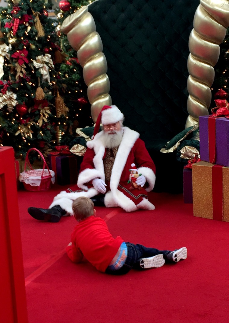 Mall Santa goes the extra mile for boy with autism