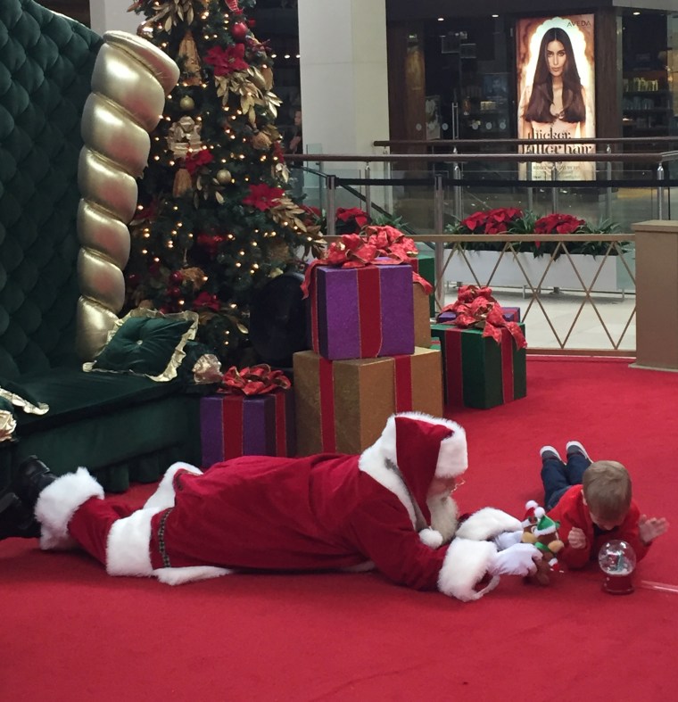 Mall Santa goes the extra mile for boy with autism