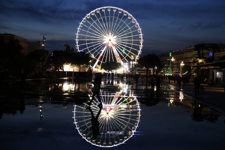Image: FRANCE-CHRISTMAS-FERRIS-WHEEL-FEATURE