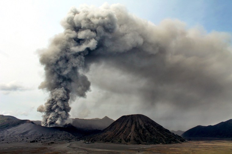 Image: Eruption of Mount Bromo in Probolinggo
