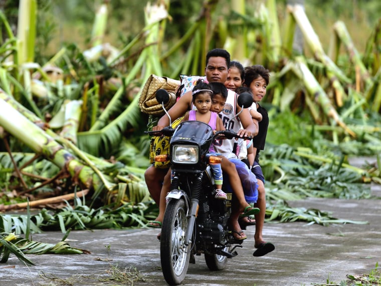 Image: Thousands evacuated as Philippines hit by Typhoon Melor