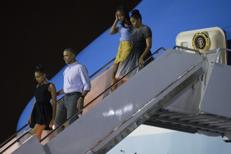Image: Barack Obama, Michelle Obama, Sasha Obama, Malia Obama