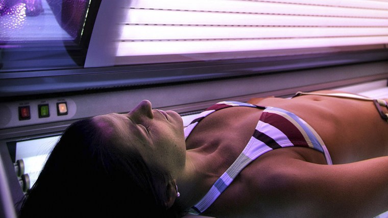 Image: Tanning bed
