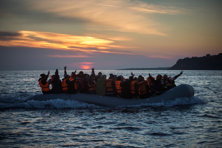 Image: migrants on boat