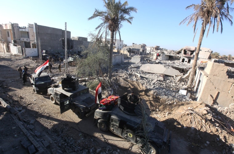 Image: Iraqi forces try to seize Ramadi from Daesh terrorists