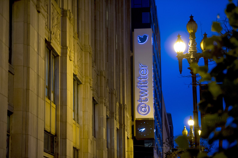 Twitter Seeks to Avoid Facebook's IPO Stumble With Its Own Debut
