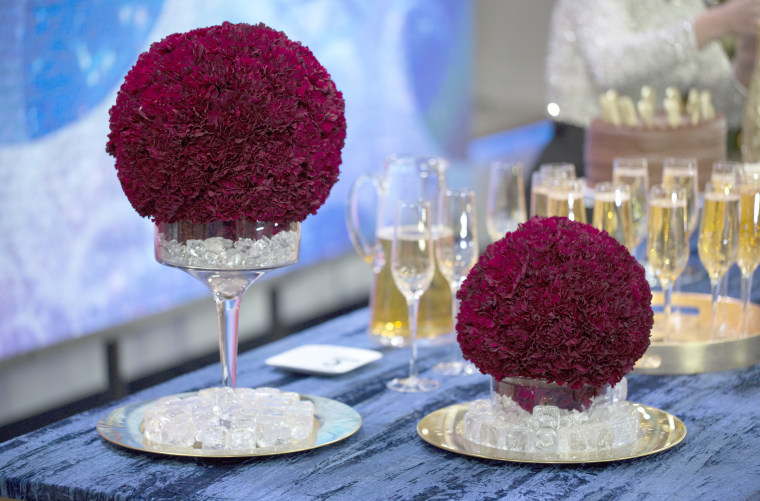 Throw a stylish New Year's Eve party with these easy last-minute ideas. Kissing Balls. For an inventive floral arrangement, embellish foam balls with fresh flowers and set them on candle sticks.