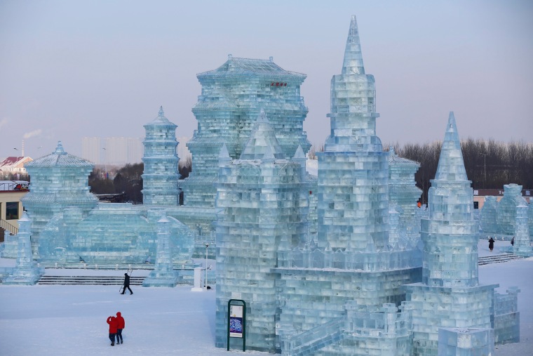 Image: Preparation for the 32th Harbin international ice and snow festival