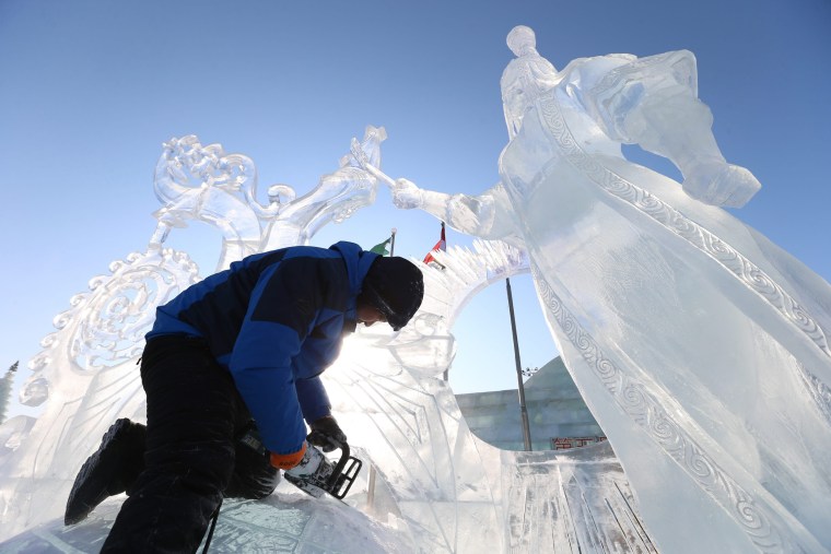 Image: Preparation for the 32th Harbin international ice and snow festival
