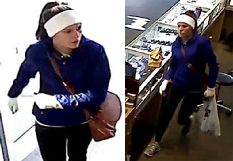 Image: FBI Seeking Identity of Suspect in Multiple Jewelry Store Robberies