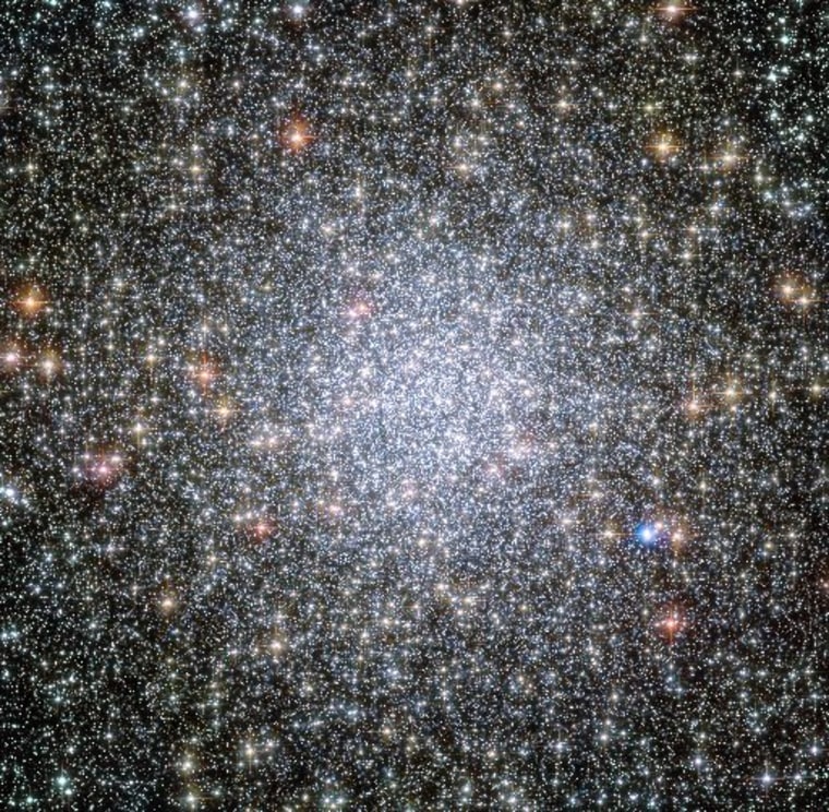 Image: Star cluster 47 Tucanae photographed by Hubble Space Telescope