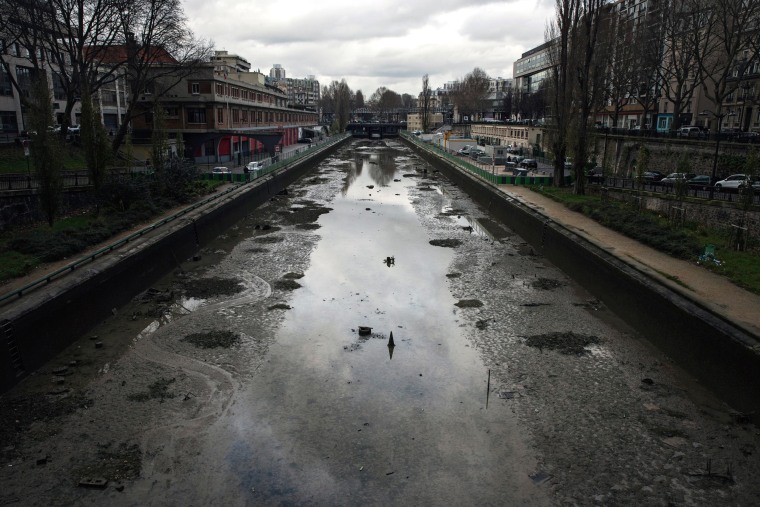Image: Canal Saint-Martin maintenance in Paris