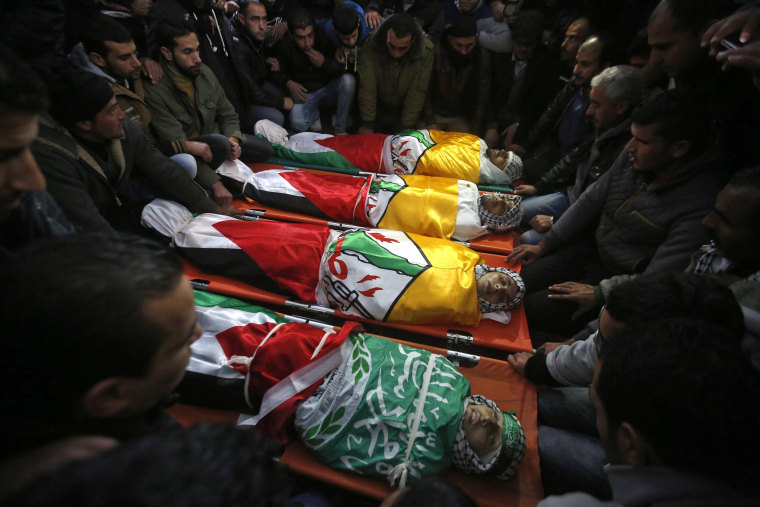 Image: Funeral of killed Palestinians