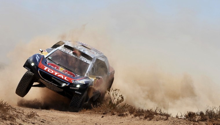 Image: TOPSHOT-AUTO-MOTO-RALLY-DAKAR-STAGE6