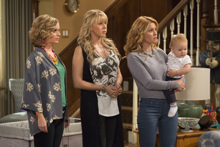 First Fuller House Photos Show Tanners Reunited In Netflix Reboot 