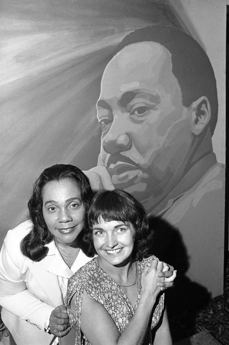 Image: Coretta Scott King and Mairead Corrigan