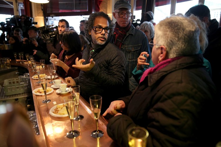 Image: \"Le Carillon\" Reopens Two Months After teh Paris Terrorist Attacks