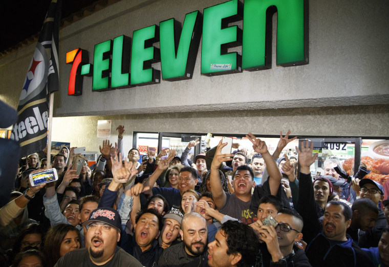 Image: Powerball celebration at winning 7-Eleven store in Chino Hills, California