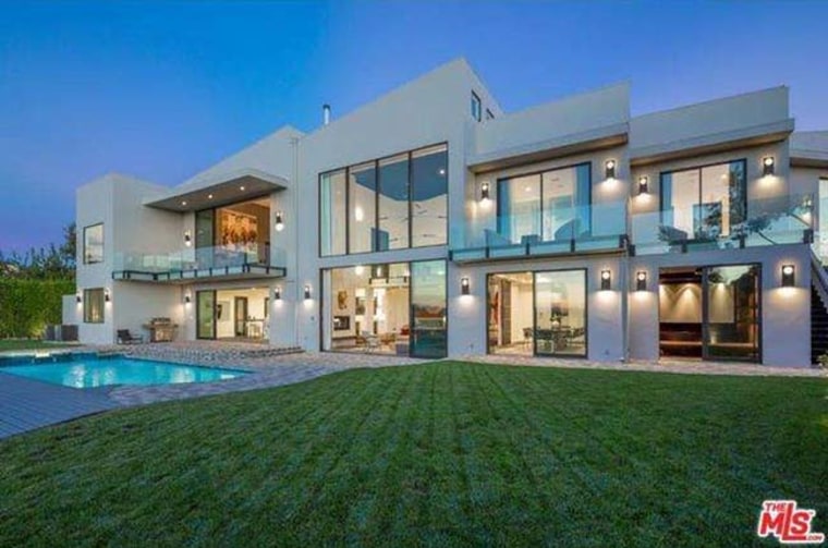 John Legend and Chrissy Teigen buy beautiful Beverly Hills home — see ...