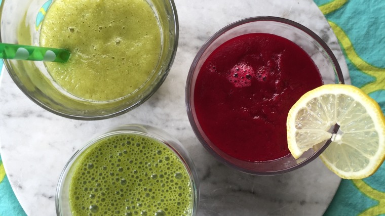 3 healthy cleaning smoothie recipes to help beat bloating