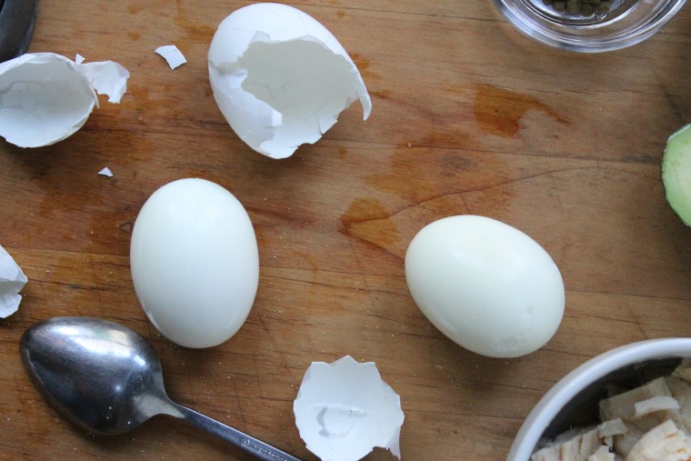 Avocado, Tuna and Egg Tartines: The egg shell will come off in one or two pieces