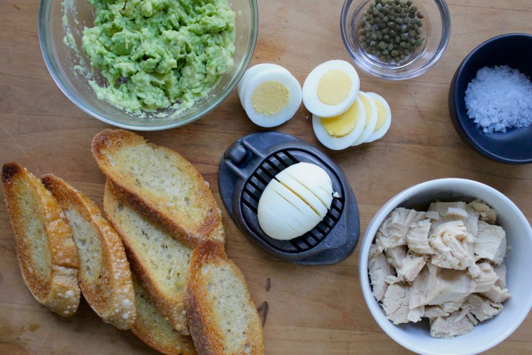Avocado, Tuna and Egg Tartines: Slice the egg, mash the avocado with olive oil and toss the tuna with olive oil