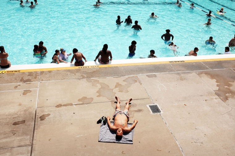Image: BESTPIX Temperatures Reach 90 Degrees In New York City For Third Straight Day