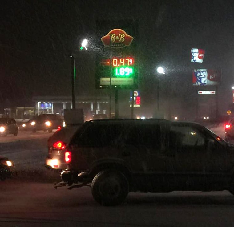 The price of gas at stations in Houghton Lake dropped well below $1 per gallon on Sunday. The Beacon Bridge Market in Houghton Lake was selling regular unleaded was selling regular unleaded at a mere $.47 per gallon Sunday evening,