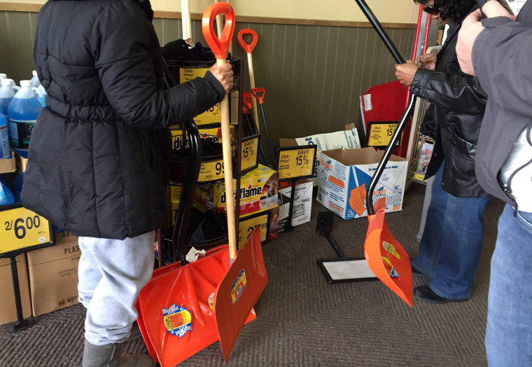 Image: Bowie, Maryland, snow preparations