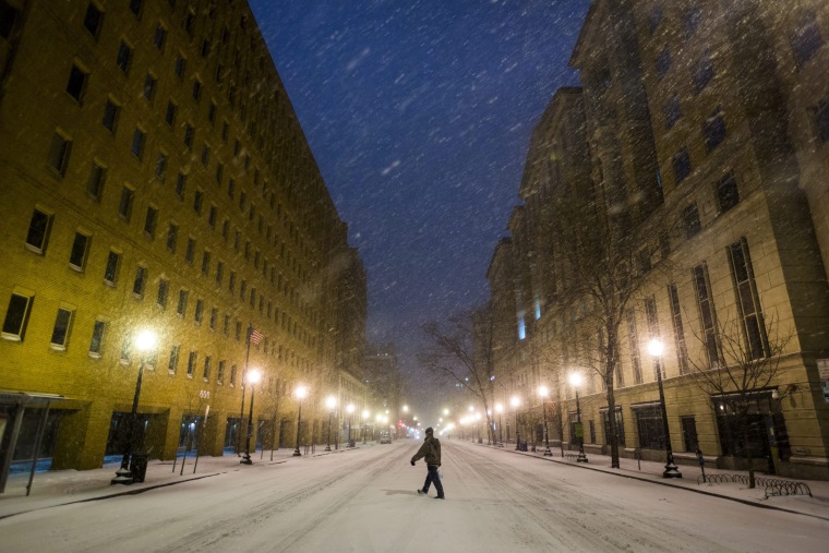 Image: Blizzard hits Washington, DC